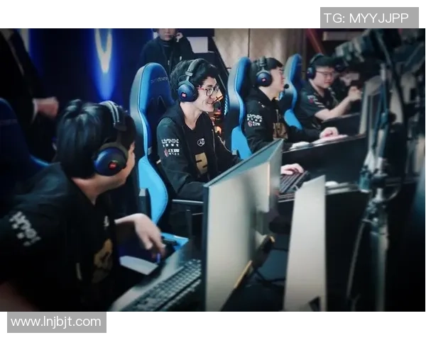 RNG战队比赛经验引发热议玩家对其表现的不同看法与争议分析